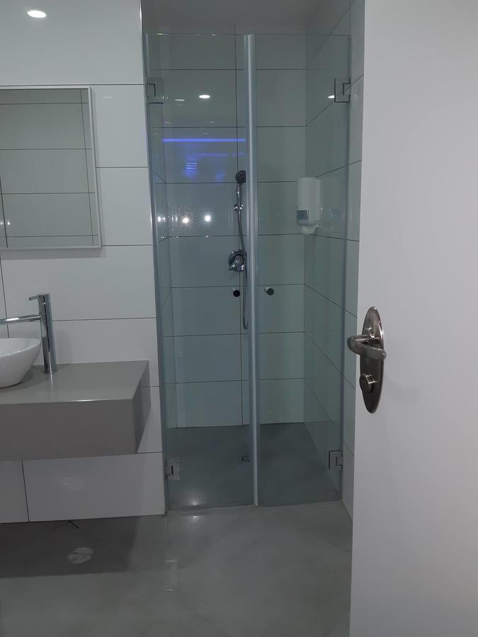 Spat Business Holon Bagian luar foto