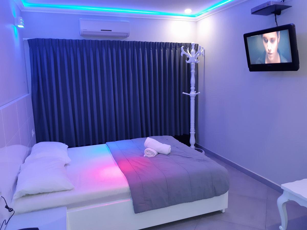 Spat Business Holon Bagian luar foto