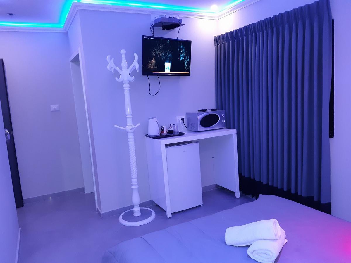 Spat Business Holon Bagian luar foto